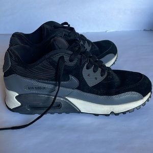 Nike Air Max 90 Women’s 6.5 black and gray